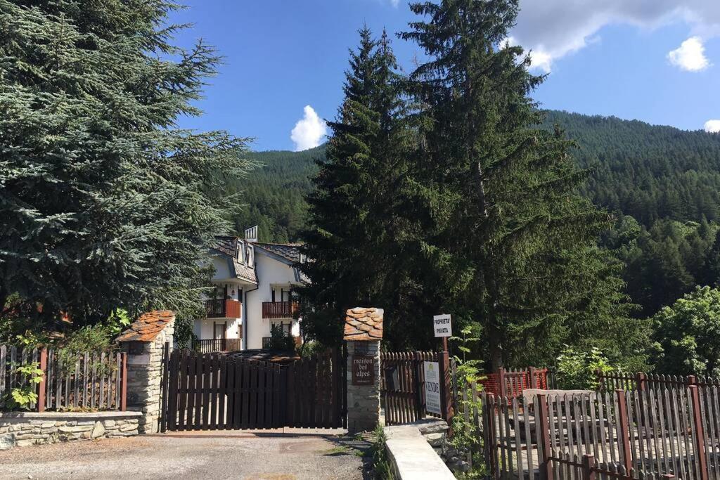 Maison Des Alpes Mansarda Oulx Exteriér fotografie